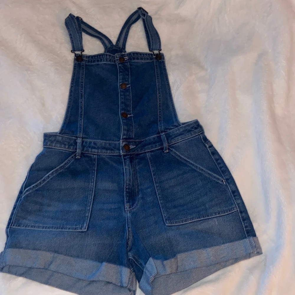 HOLLISTER Button Up High-Rise Mom 4” Short Cuffed Hem Denim Overalls